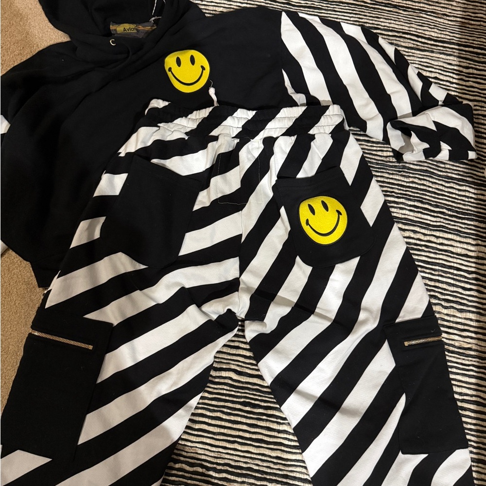NWT Aviator Nation Black Hoodie set size XL with smiley yellow detail. - Picture 2 of 9